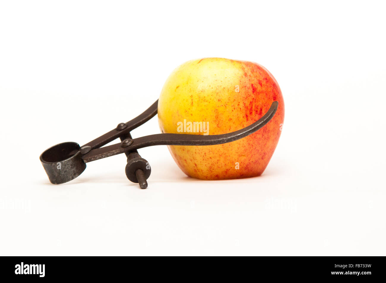 Fresh apple mesuré pour représenter la perte de poids Banque D'Images