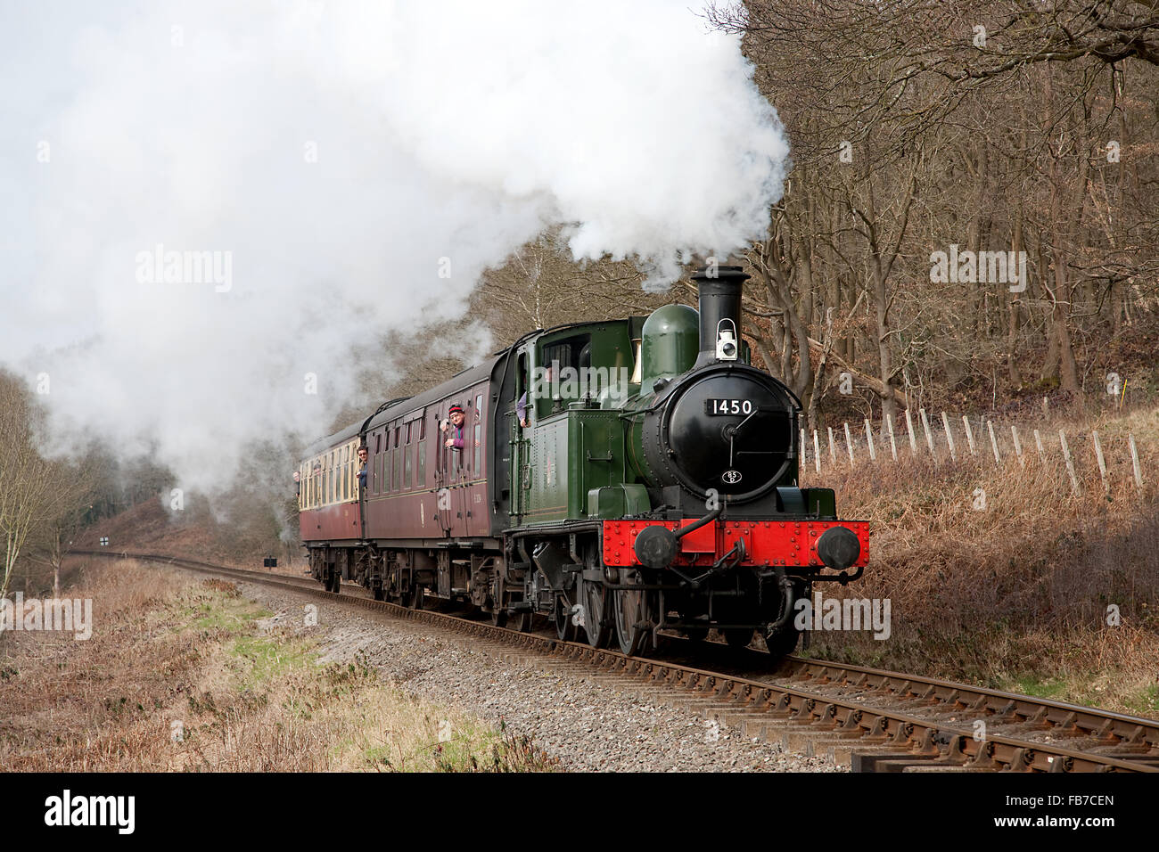 BR 0-4-2T '14xx' No 1450 passe sur la voie de Northwood Severn Valley Railway durant leur vapeur printemps gala - 20 mars 2015 Banque D'Images