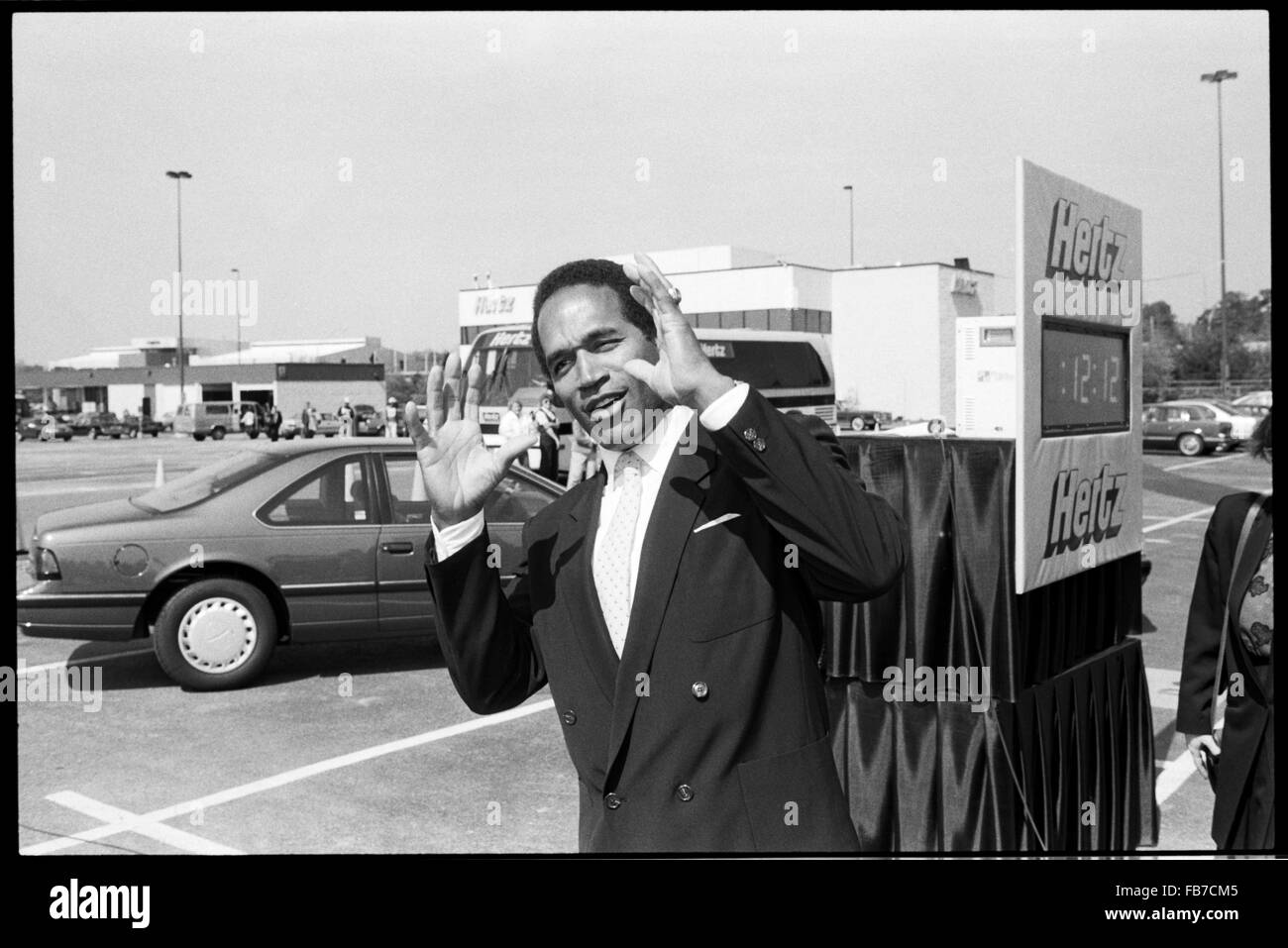 O. J. Simpson publicité tv Hertz films à l'Aéroport International d'Atlanta, Géorgie Banque D'Images