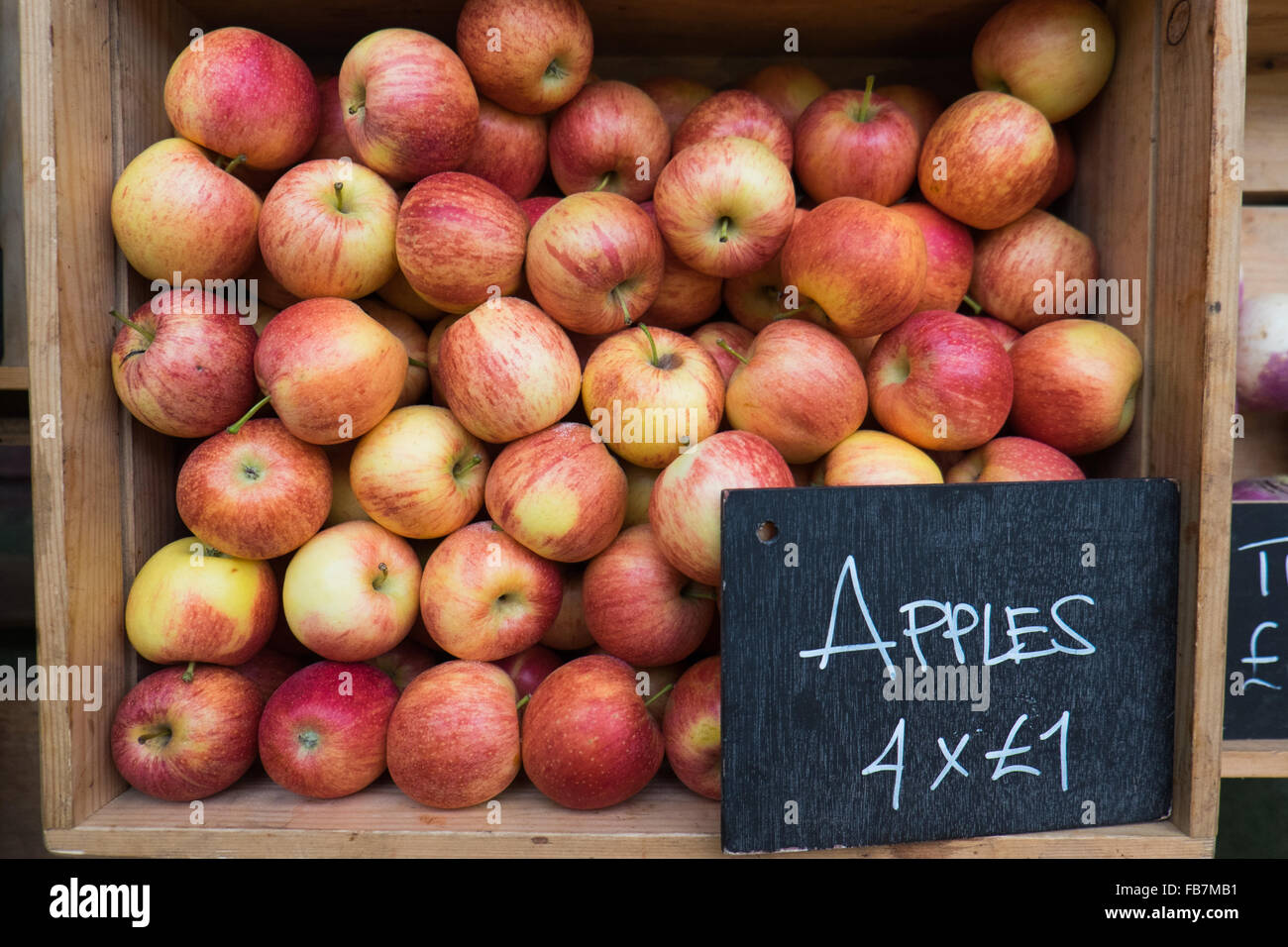 Pommes dans une boîte Banque D'Images