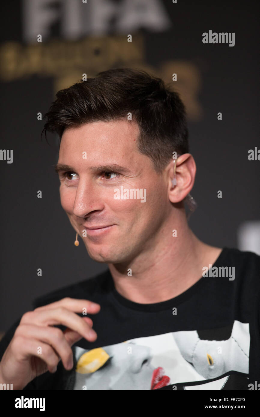 Zurich, Suisse. Jan 11, 2016. Candidature à la Coupe du Monde 2015 Joueur de l'année du FC Barcelone Lionel Messi de l'Argentine participe à une conférence de presse avant le Ballon d'Or 2015 Cérémonie de remise des prix à Zurich, Suisse, le 11 janvier 2016. © Xu Jinquan/Xinhua/Alamy Live News Banque D'Images