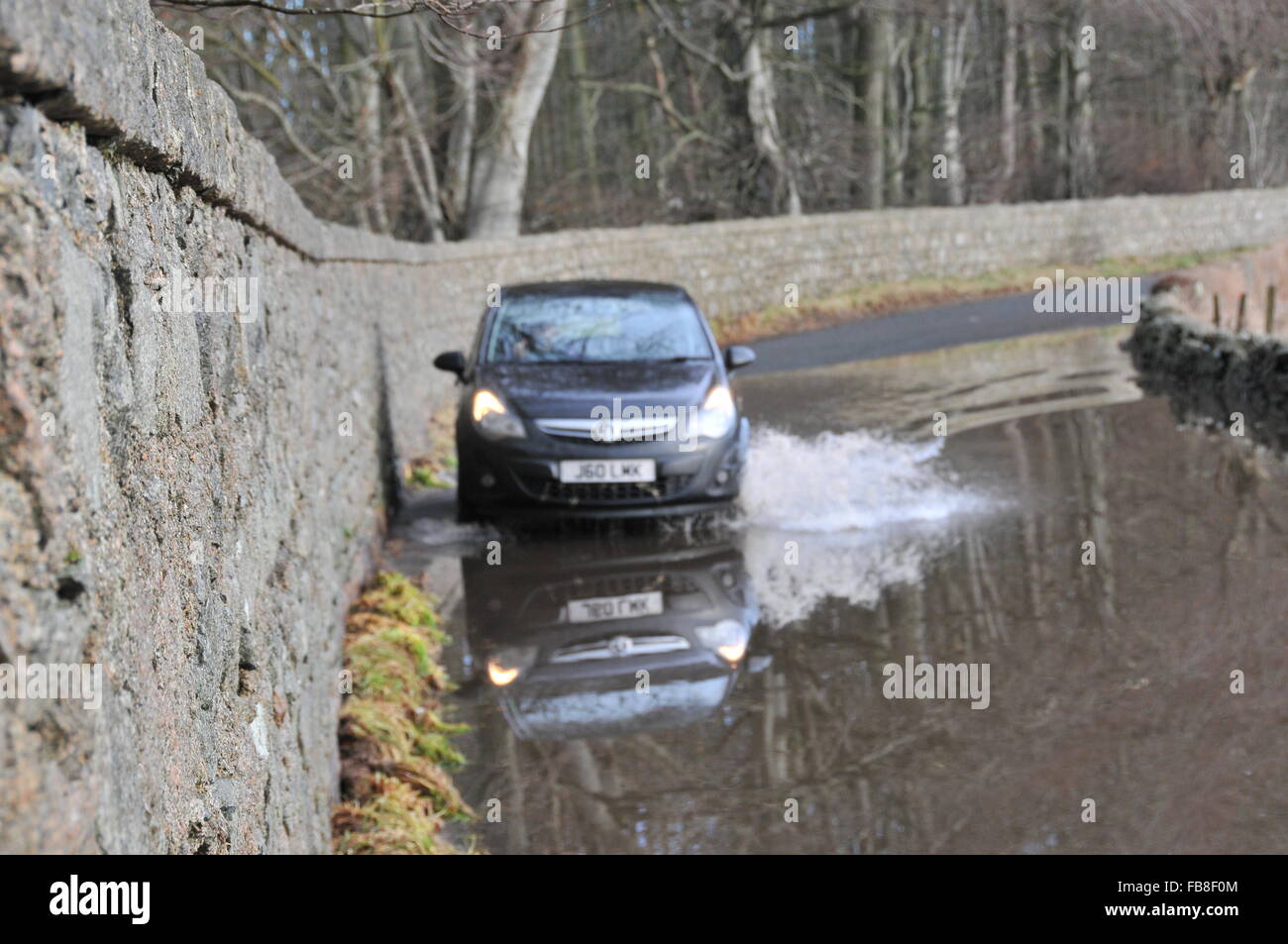 Kemnay, aberdeenshire, Scotland, UK. 11 janvier, 2016. uk weather. Inondation à boatleys : crédit agricole kemnay photographic/Alamy live news Banque D'Images