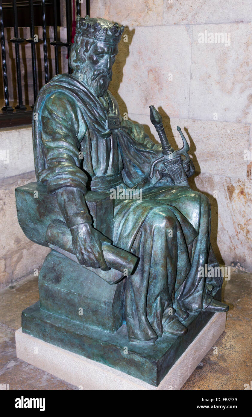 Valence, Espagne. Statue de Jacques I le Conquérant, 1208 - 1276. Le roi d'Aragon et Valence Banque D'Images