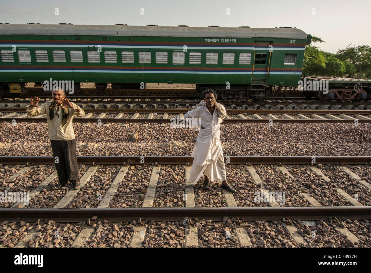 Sur les chemins de fer indiens. Le Rajasthan, Inde. Banque D'Images