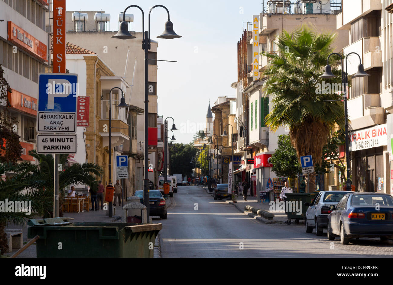Rue commerçante de Nicosie, Lefkosa, République turque de Chypre du Nord Banque D'Images