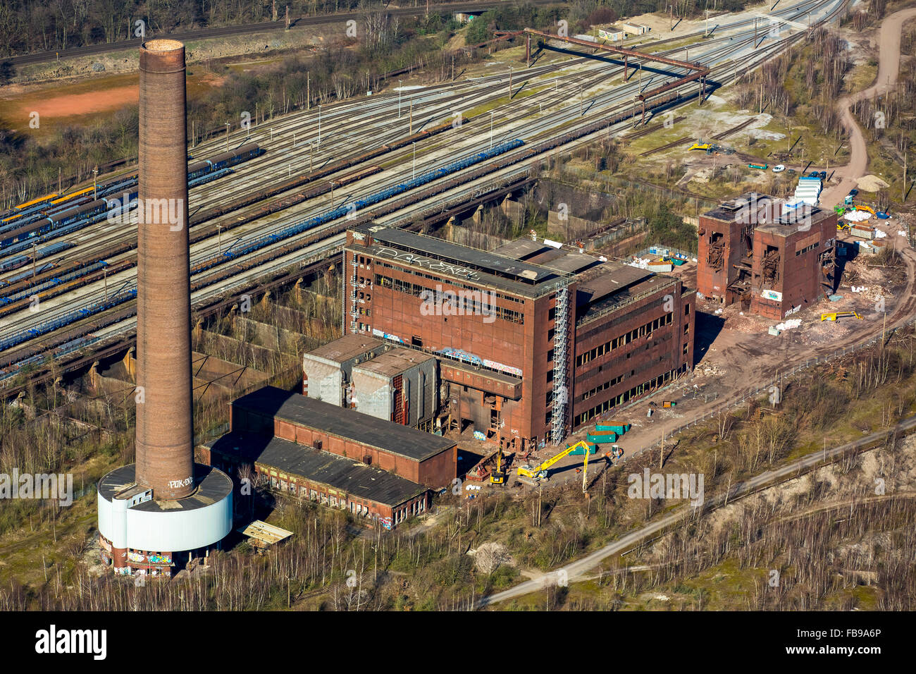 Vue aérienne, l'usine de fabrication d'Duisburg-Beeck, frittage belt hall, ruine industrielle, Duisburg, Ruhr, Nordrhein-Westfalen, Allemagne, Banque D'Images