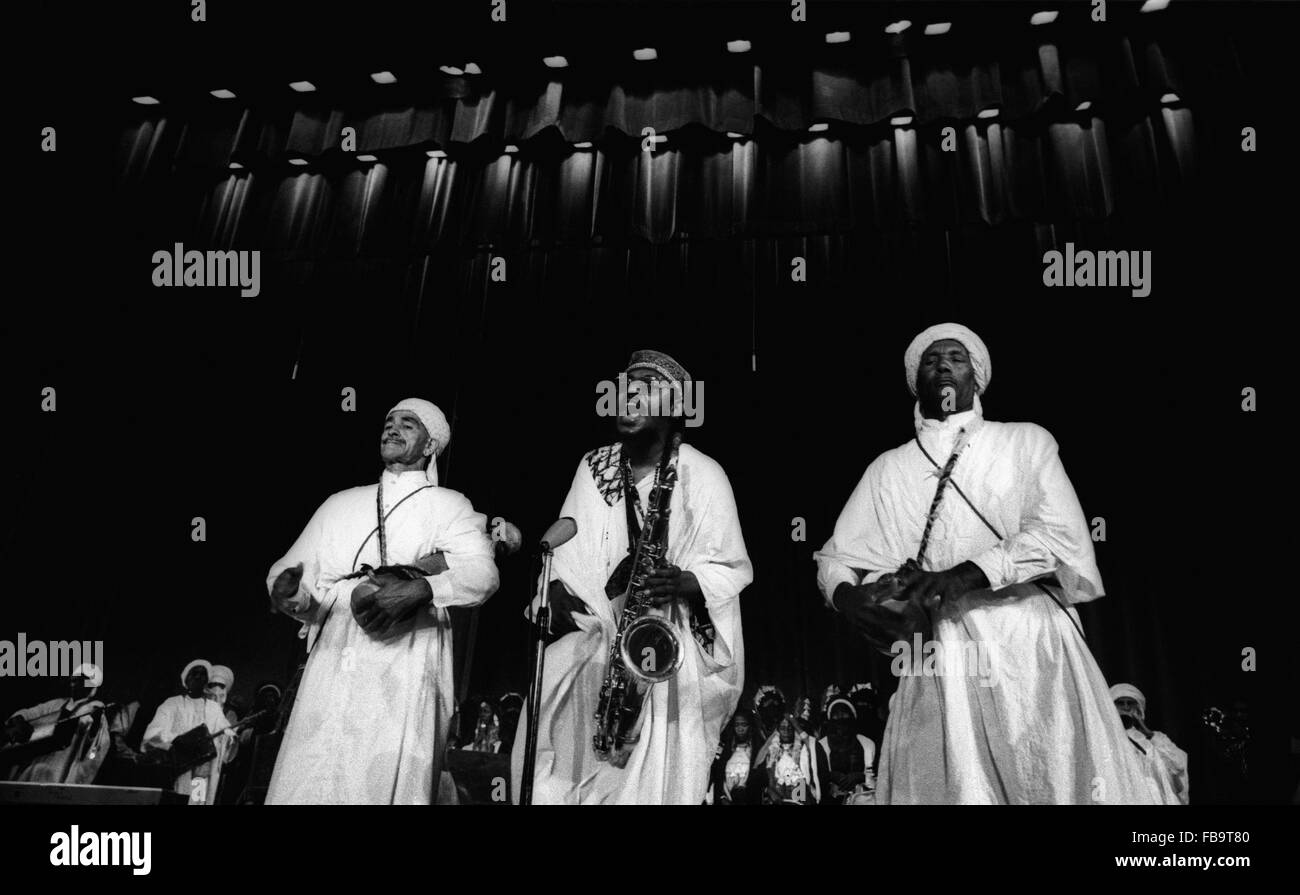 Archie Shepp sur scène avec ses musiciens. - 1969 - Algérie / Alger - Archie Shepp sur scène avec ses musiciens. - Archie Shepp ; - Festival panafricain d'Alger - ; ; ; - 1969 - - Philippe Gras / Le Pictorium Banque D'Images