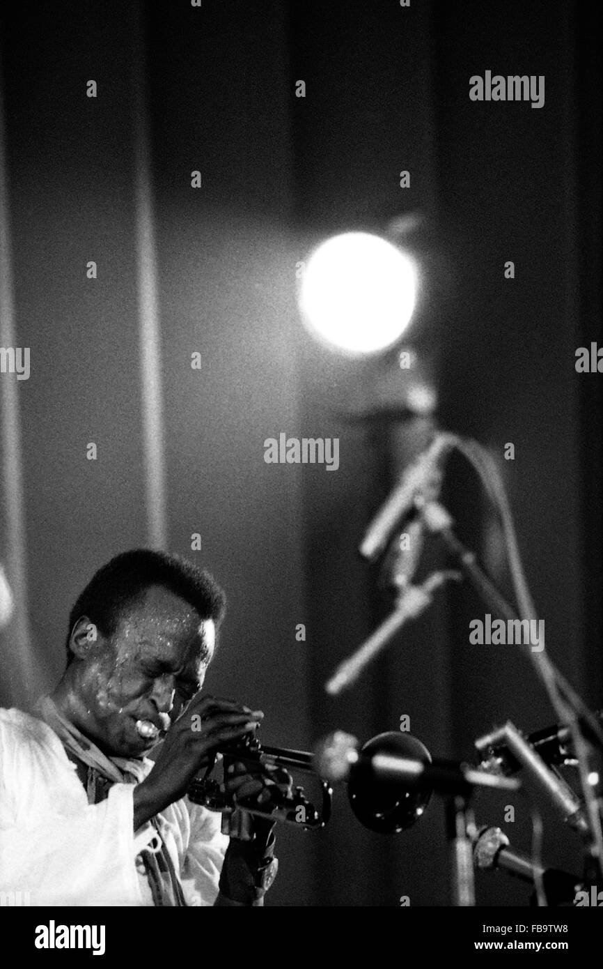 Miles Davis - 01/11/1985 - France / Ile-de-France (région) / Paris - Miles Davis - Miles Davis ; - '5 thJazz Festival' à Paris ; - novembre 1985 ; - Crédit : ; - Philippe Gras / Le Pictorium Banque D'Images