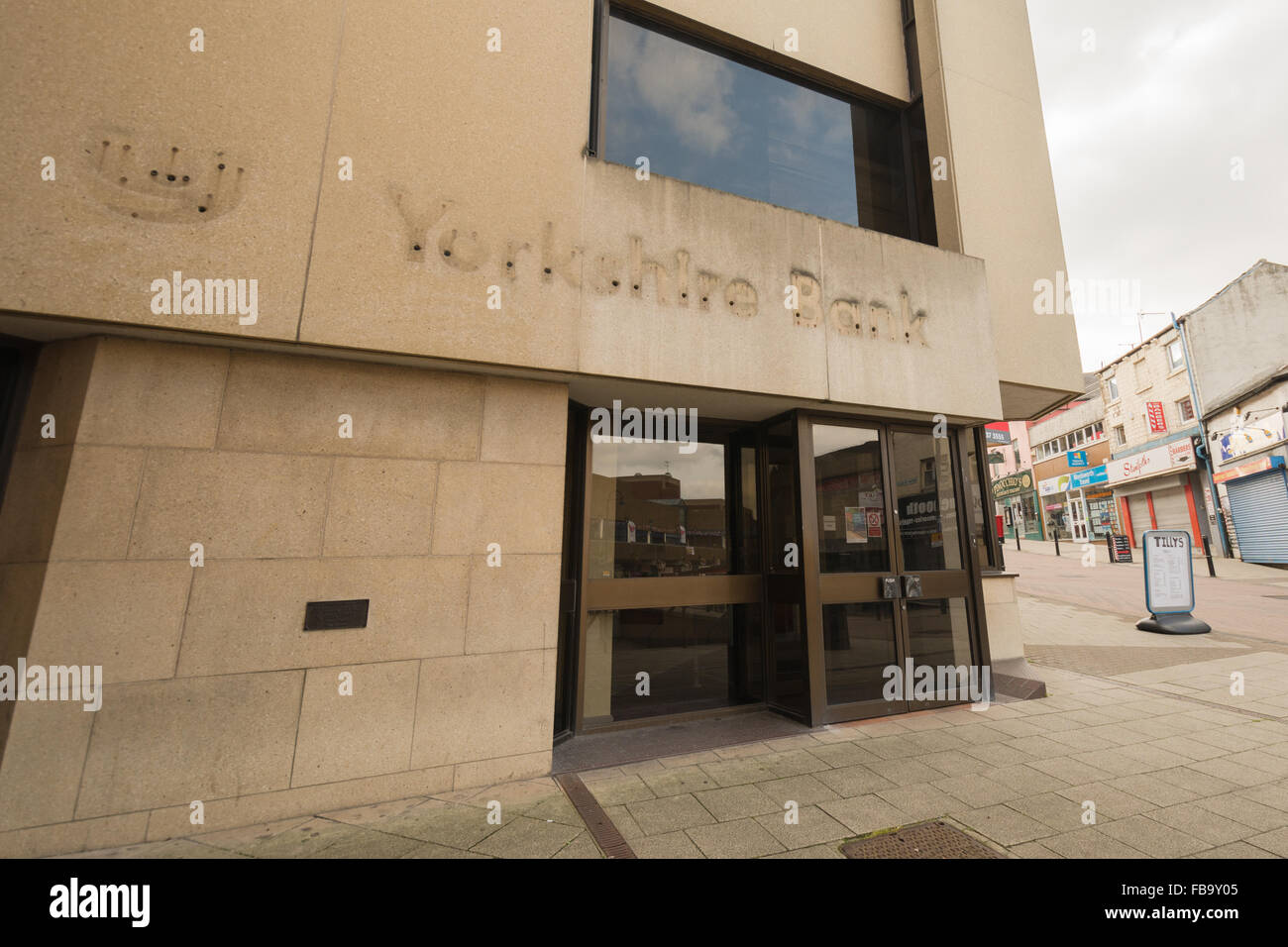 Fermeture de succursale de banque - Direction générale de la Banque fermée du Yorkshire, Cheapside dans le centre de Barnsley, South Yorkshire, Angleterre, Royaume-Uni Banque D'Images