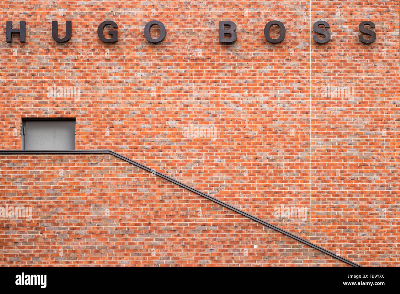 Hugo Boss, sortie d'usine, ville, metzingen, Bade-Wurtemberg, Allemagne  Photo Stock - Alamy