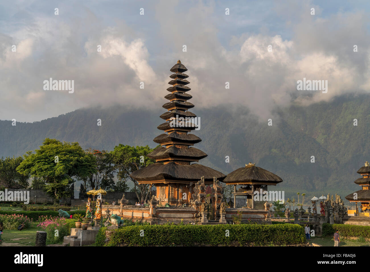 Le principal temple de l'eau et Shivaite Pura Ulun Danu Bratan sur les rives du lac Bratan, Bedugul, Bali, Indonésie Banque D'Images