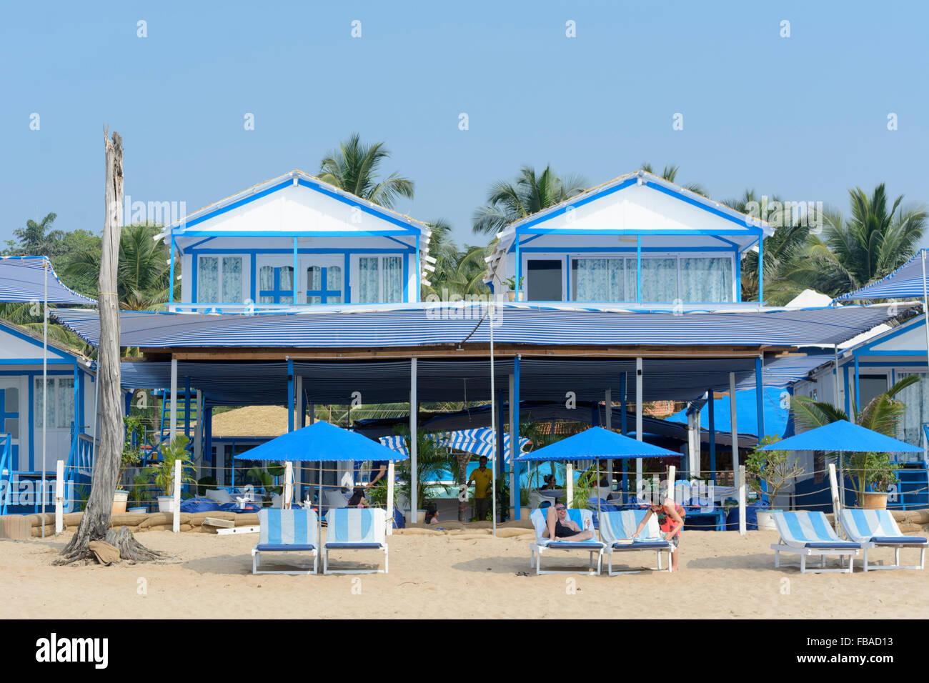 Cabines de plage haut de gamme à Cuba Plage d'Agonda Hôtel, plage d'Agonda, Canacona, South Goa, Inde Banque D'Images