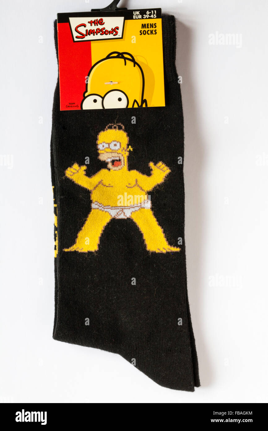 L'ensemble des chaussettes pour hommes Simpsons sur fond blanc - nouveauté chaussettes pour cadeau de Noël Banque D'Images