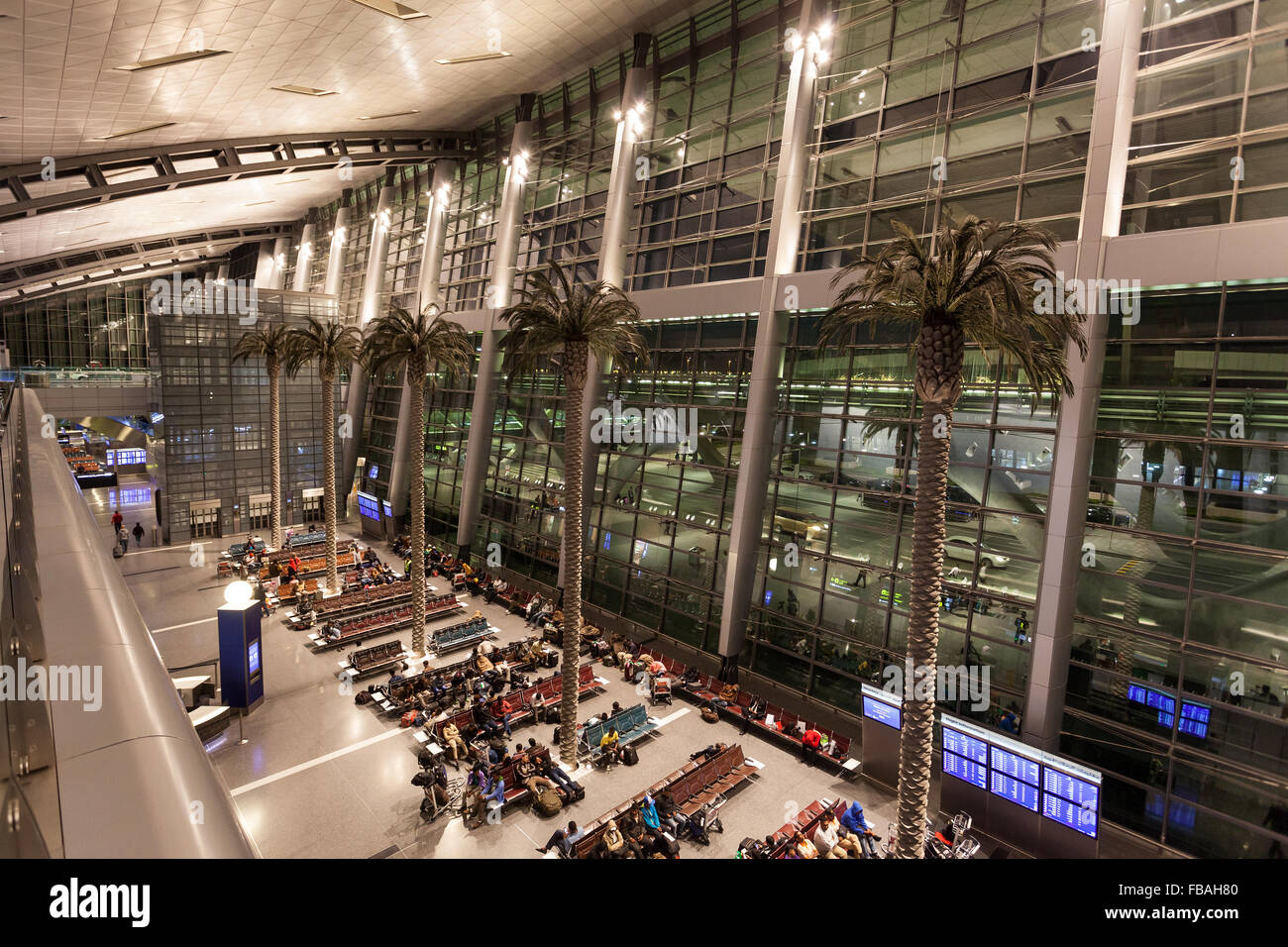 Intérieur de l'Aéroport International Hamad nouveau à Doha Banque D'Images