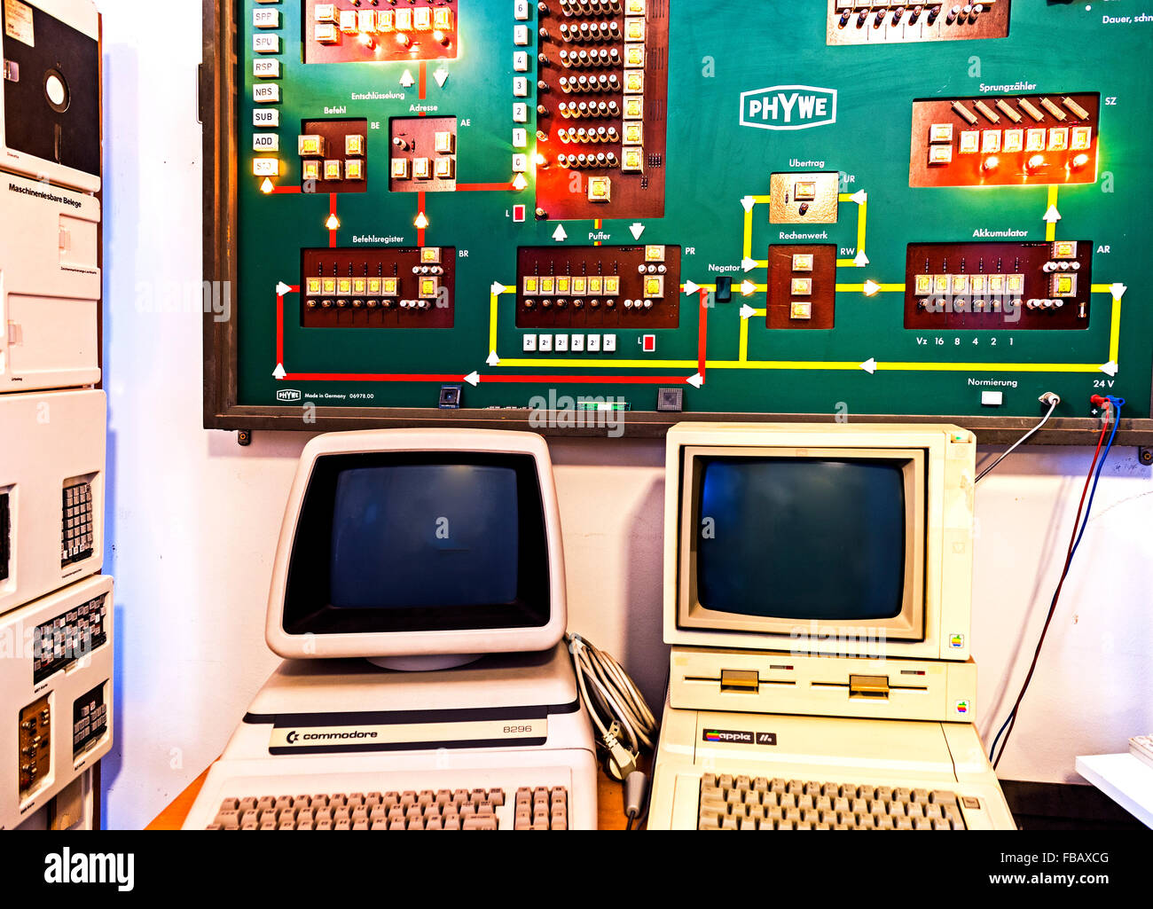 Ordinateur , désuet utilisé autrefois dans l'éducation ; altmodische, technisch überholte in Schulmuseum Ordinateur Banque D'Images