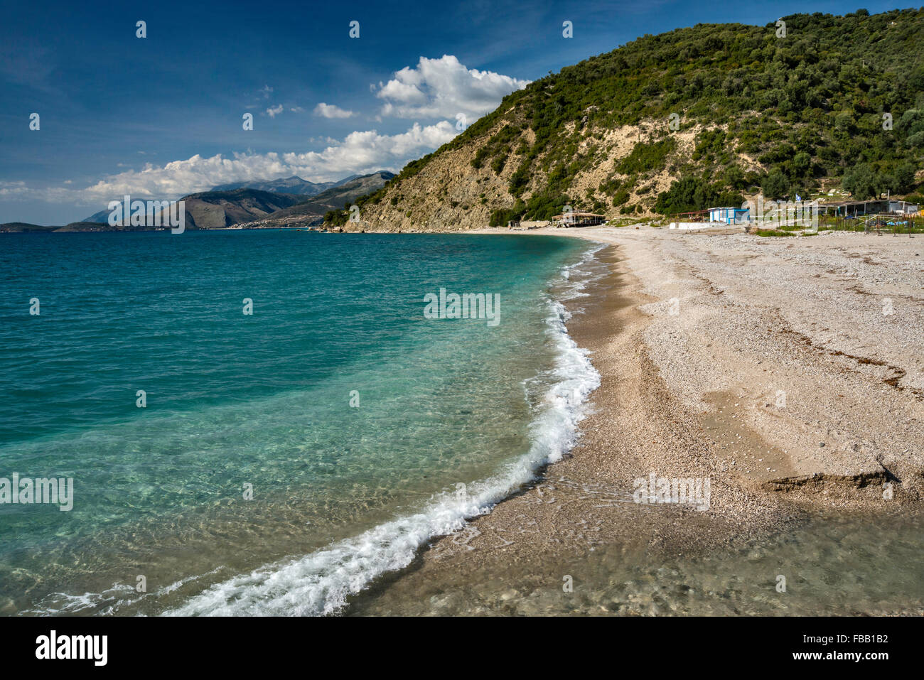 Plage Bunec en mer Ionienne près du village de Piqeras, au nord de Saranda Sarande (Albanie), Riviera, Albanie Banque D'Images