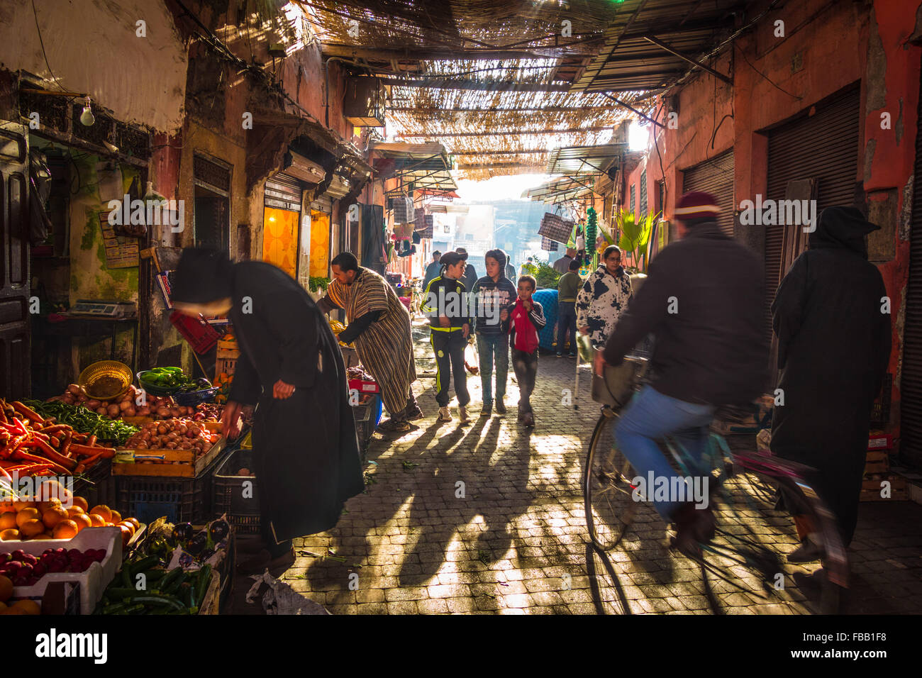 La vie de la rue médina de Marrakech Banque D'Images
