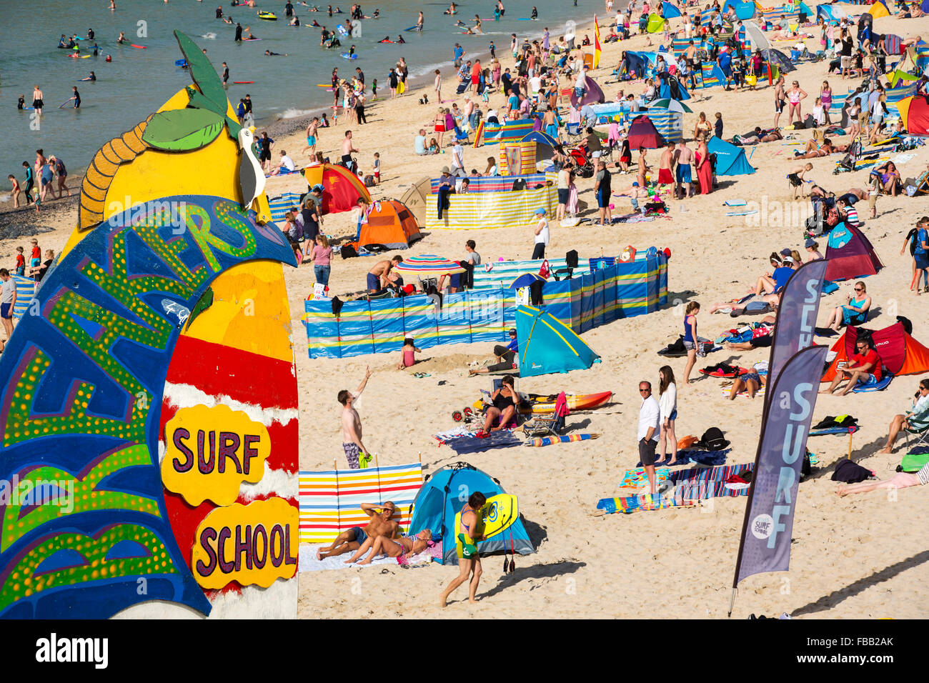 Les vacanciers sur la plage de St Ives, Cornwall, UK. Banque D'Images
