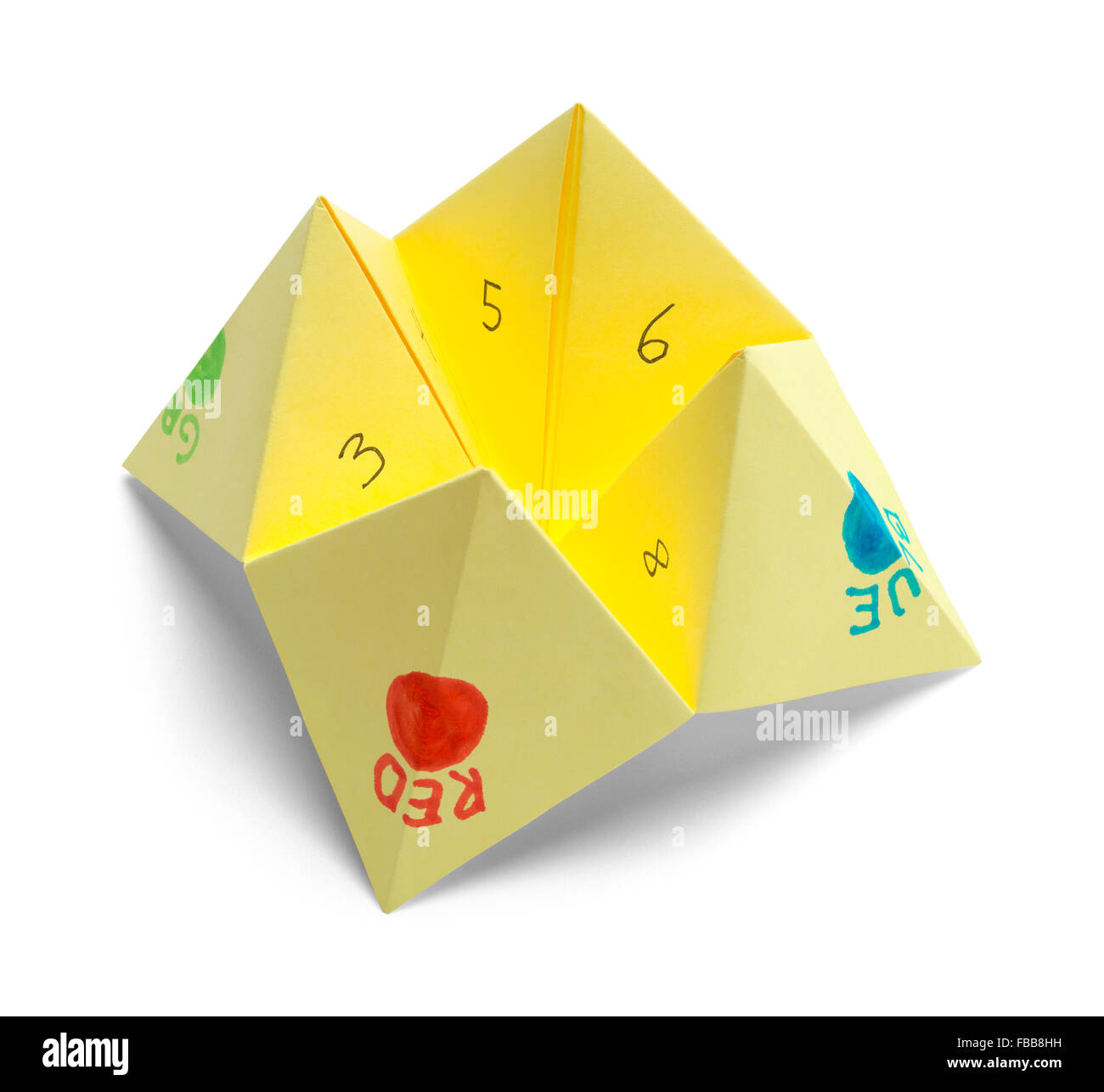 Papier plié Origami Fortune Teller isolé sur fond blanc. Banque D'Images