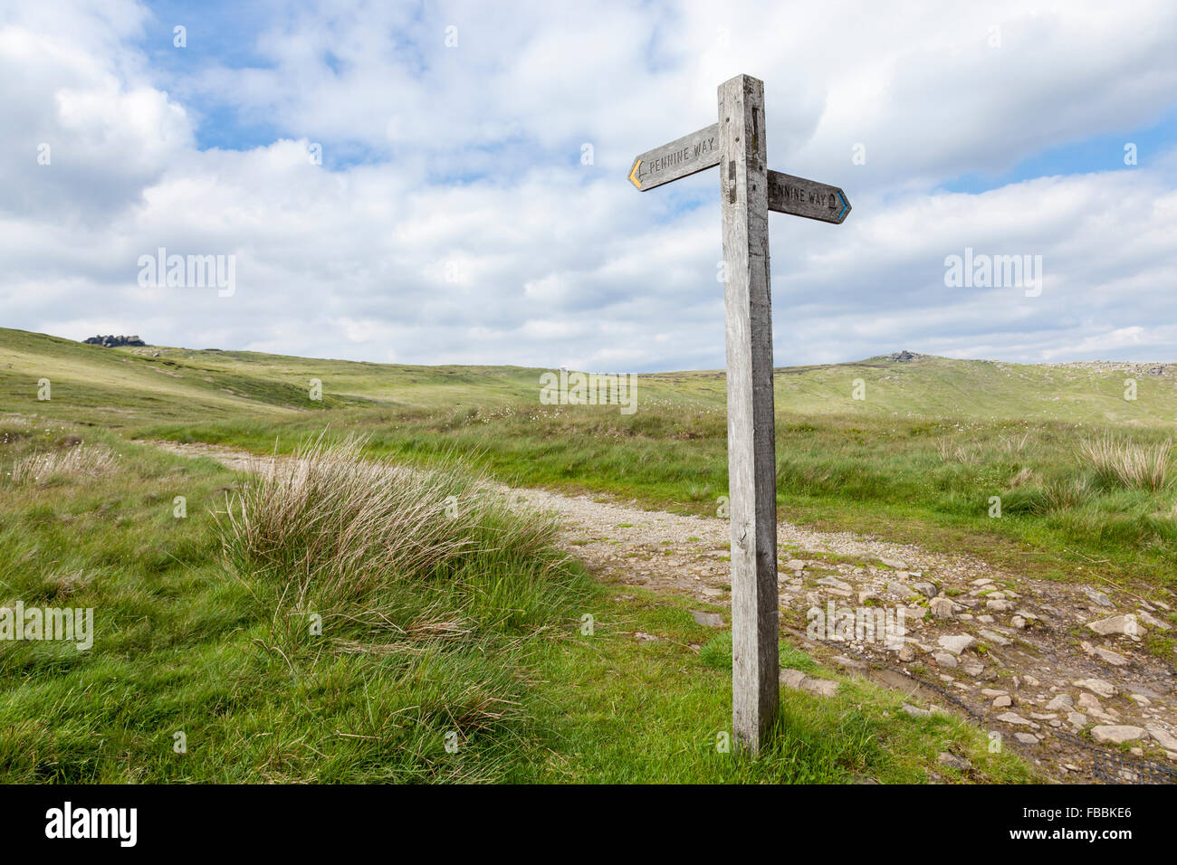 Sol en bois Pennine Way sign, Kinder, Faible, Derbyshire Peak District, England, UK Banque D'Images