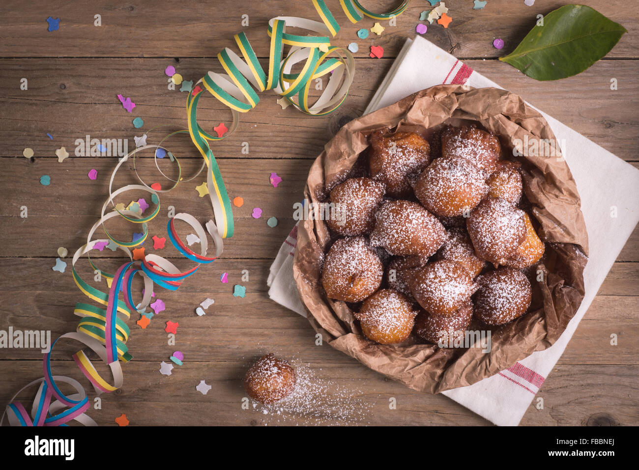 Fried carnival carnaval dessert italien en vue d'en haut composition Banque D'Images