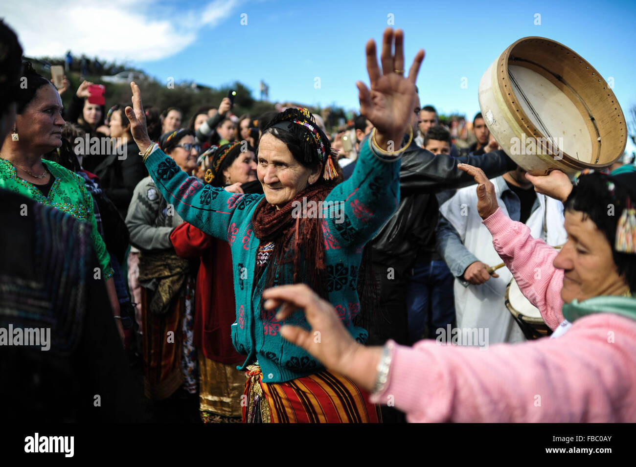 Algérie - Tizi Ouzou ,Janvier 8,2016 La célébration de Yennayer 2966 le Nouvel an berbère dans le village MEZEGUENE des tops Banque D'Images