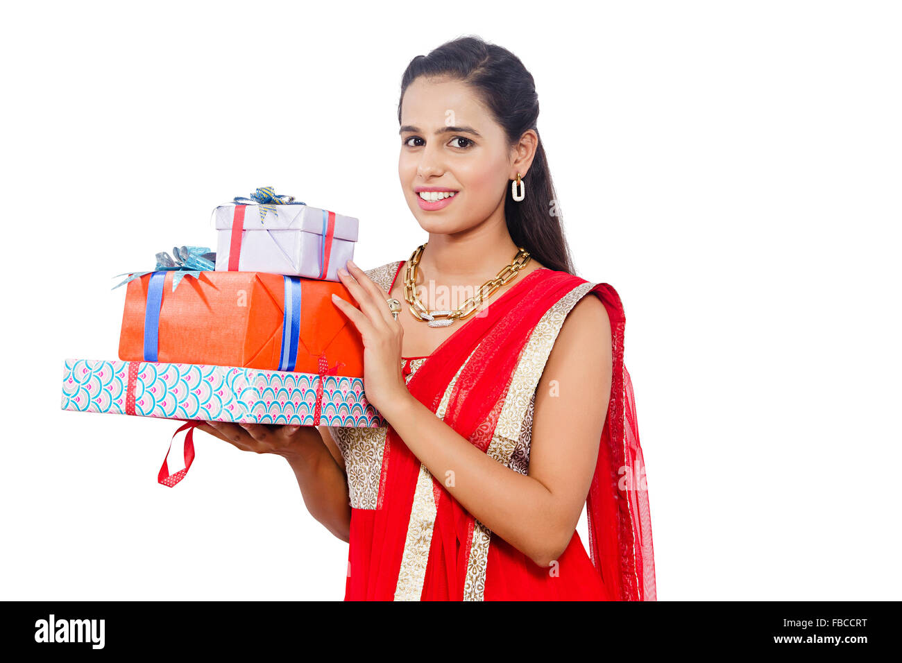 1 Jeune femme indienne montrant Cadeaux diwali Festival Banque D'Images