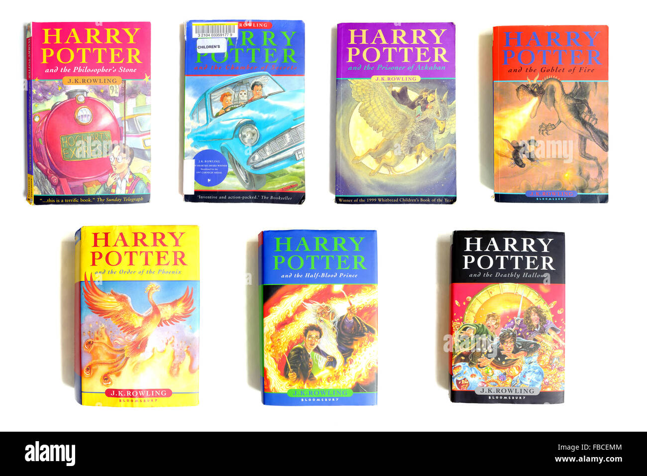 Tous les livres de Harry Potter par l'auteur britannique J.K. Rowling photographié sur un fond blanc. Banque D'Images