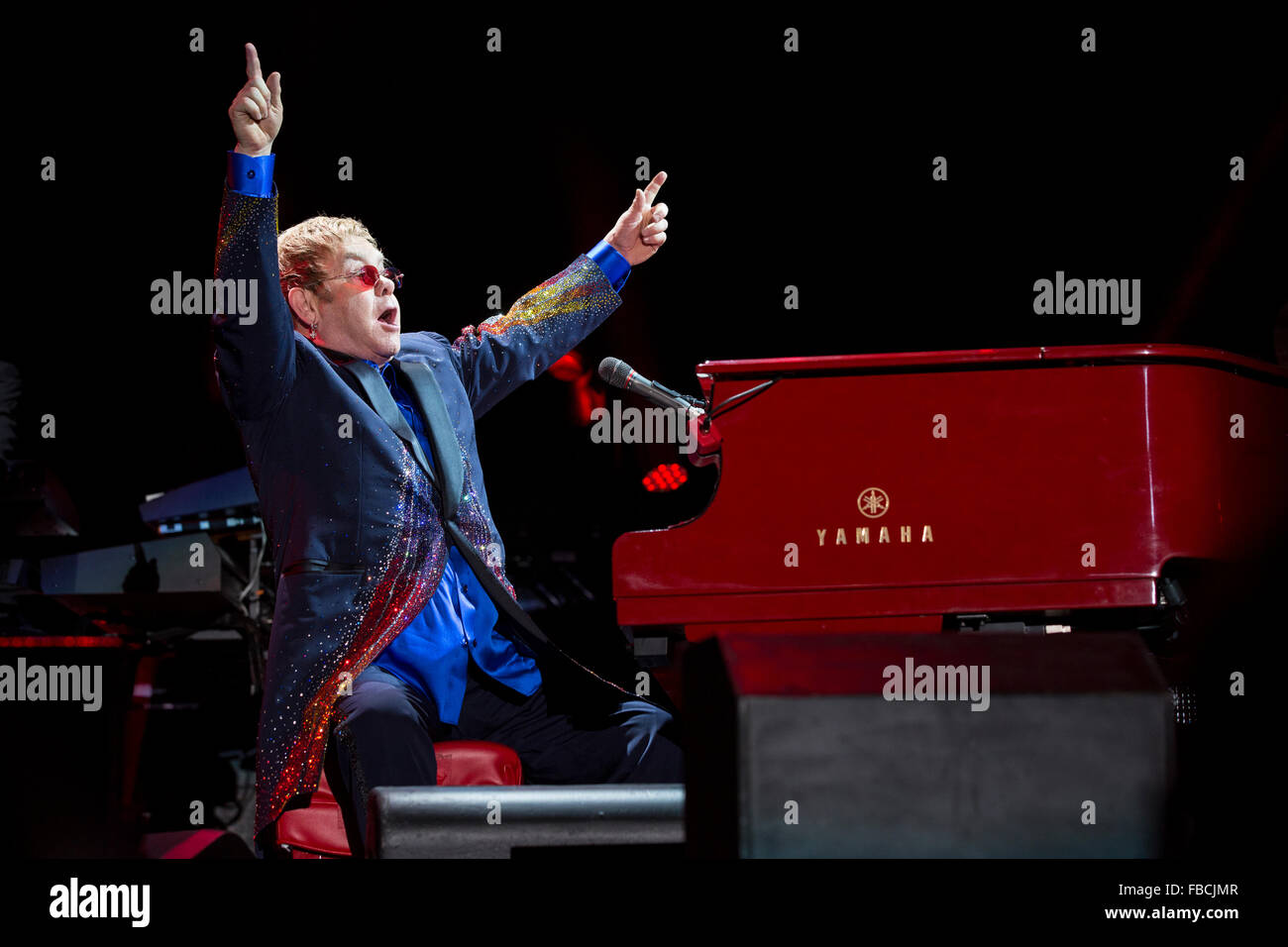Elton John en concert Banque D'Images