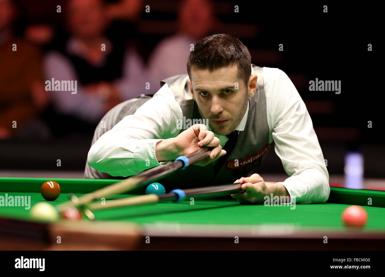 Londres, Royaume-Uni. 14 Jan, 2016. Mark Selby, d'Angleterre, fait concurrence au cours de la finale avec Ronnie O'Sullivan, de l'Angleterre à l'Snooker Masters 2016 à Londres, Angleterre le 14 janvier 2016. Ronnie O'Sullivan a gagné 6-3. © Han Yan/Xinhua/Alamy Live News Banque D'Images