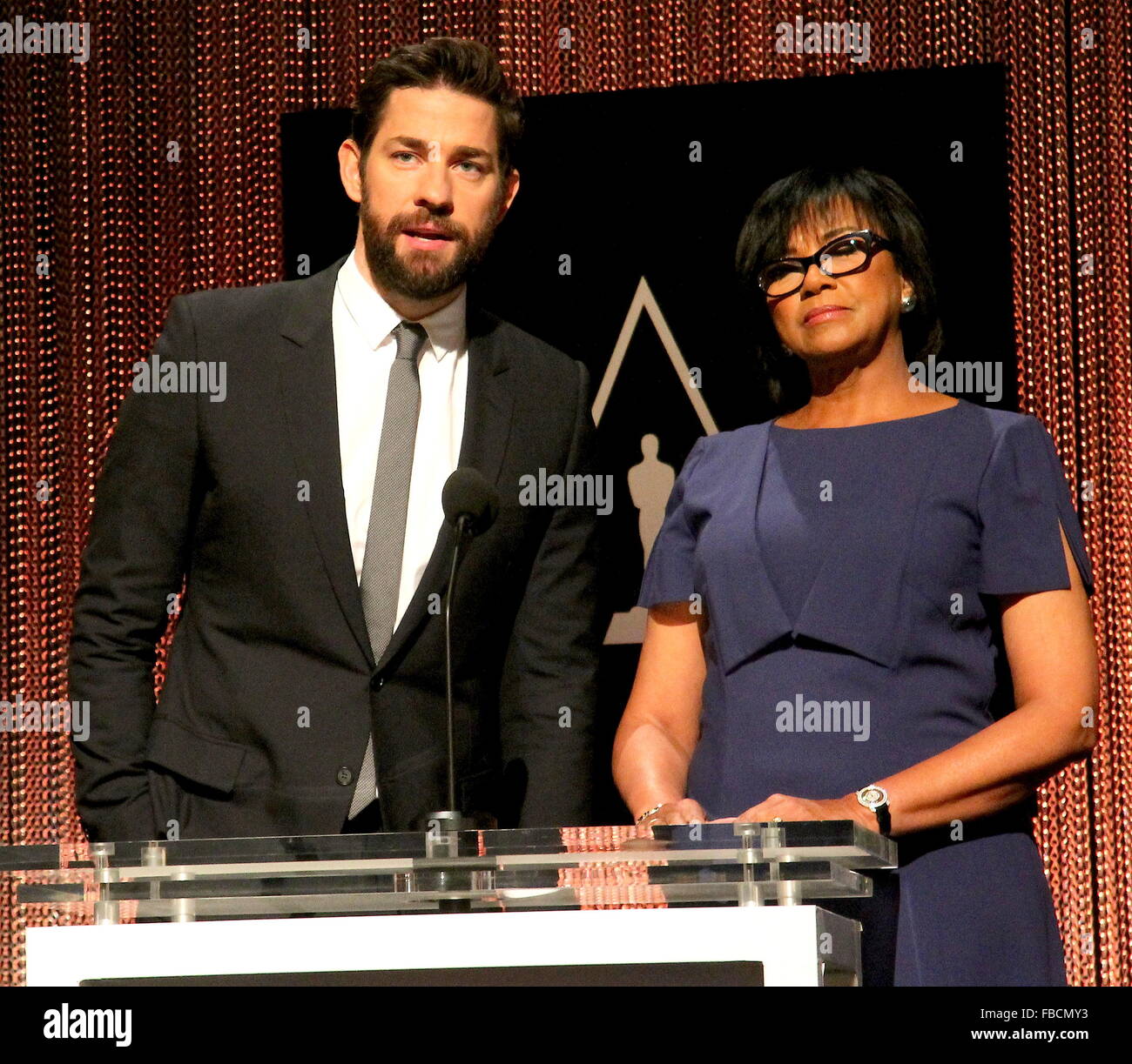 Hollywood, Californie, USA. 14 Jan, 2016. J15804CHW.88e Oscars Nominations Annonce.Academy of Motion Picture Arts and Sciences, Beverly Hills, CA.01/14/2016.JOHN KRASINSKI ET CHERYL BOONE ISAACS .©Clinton H. Wallace/Photomundo/ International Inc Photos Credit : Clinton Wallace/Globe Photos/ZUMA/Alamy Fil Live News Banque D'Images