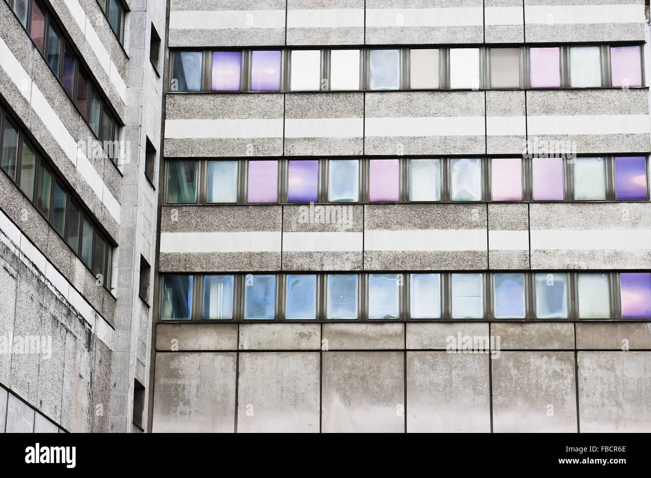 Partie d'un bâtiment urbain dans l'ancien Berlin-Est, Allemagne Banque D'Images