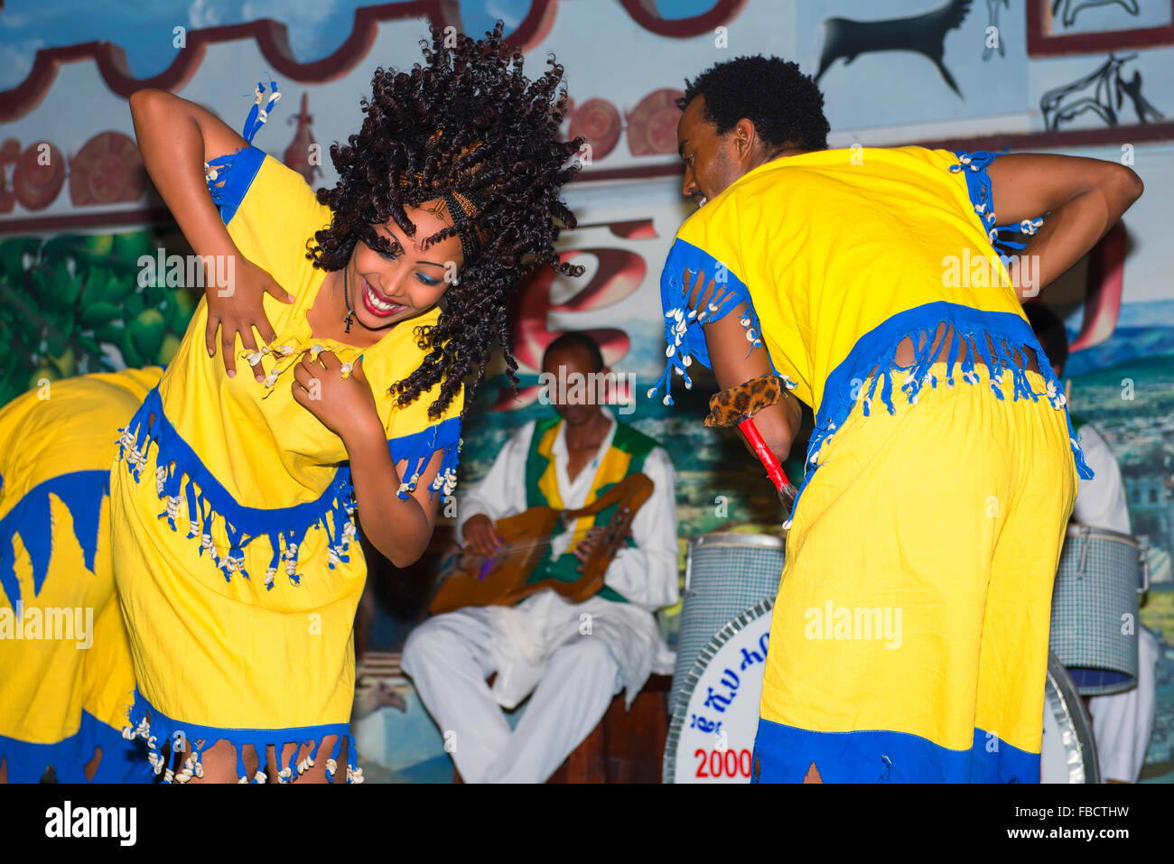 Danse de l'épaule à Addis-Abeba, Éthiopie Banque D'Images