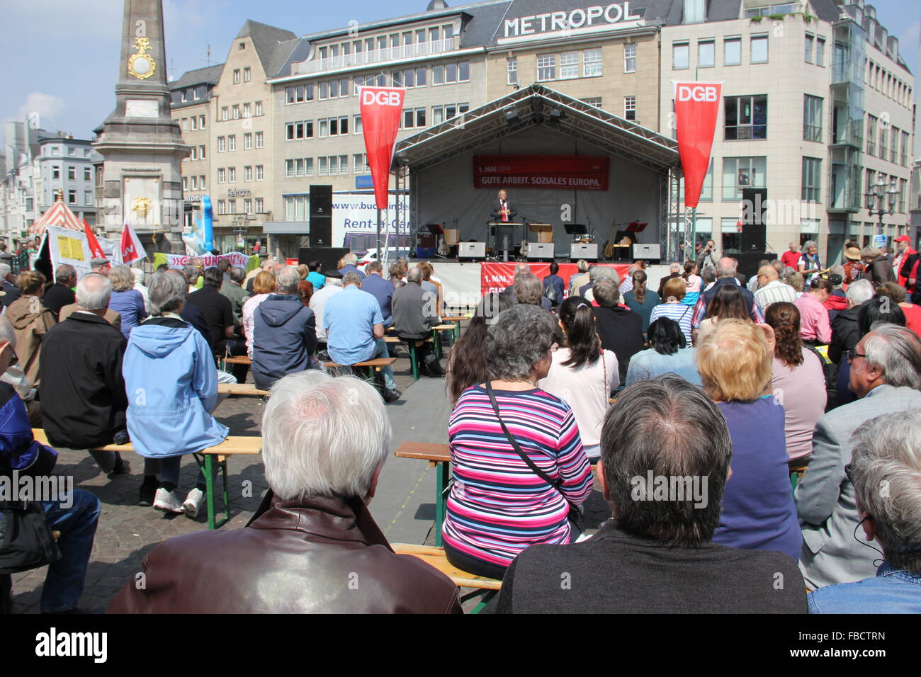 Premier Mai avec une démonstration de la DGB allemande de l'union du commerce, sur la place du marché de Bonn, Allemagne Banque D'Images