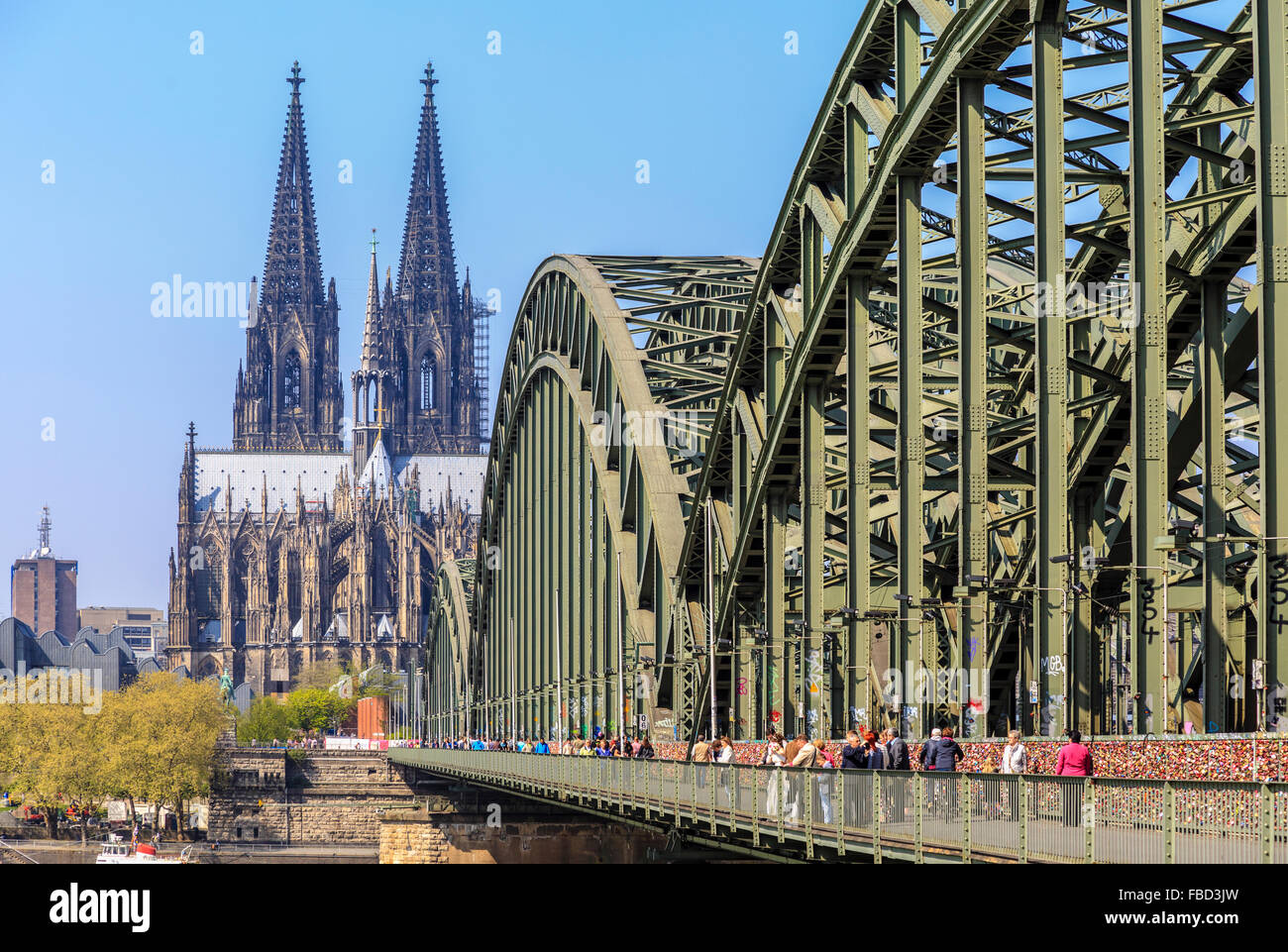 La cathédrale de Cologne et de pont Hohenzollern, Cologne, Allemagne Banque D'Images