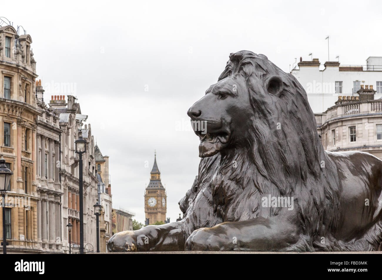 Statue de Lion et de Big Ben, London, Royaume-Uni Banque D'Images