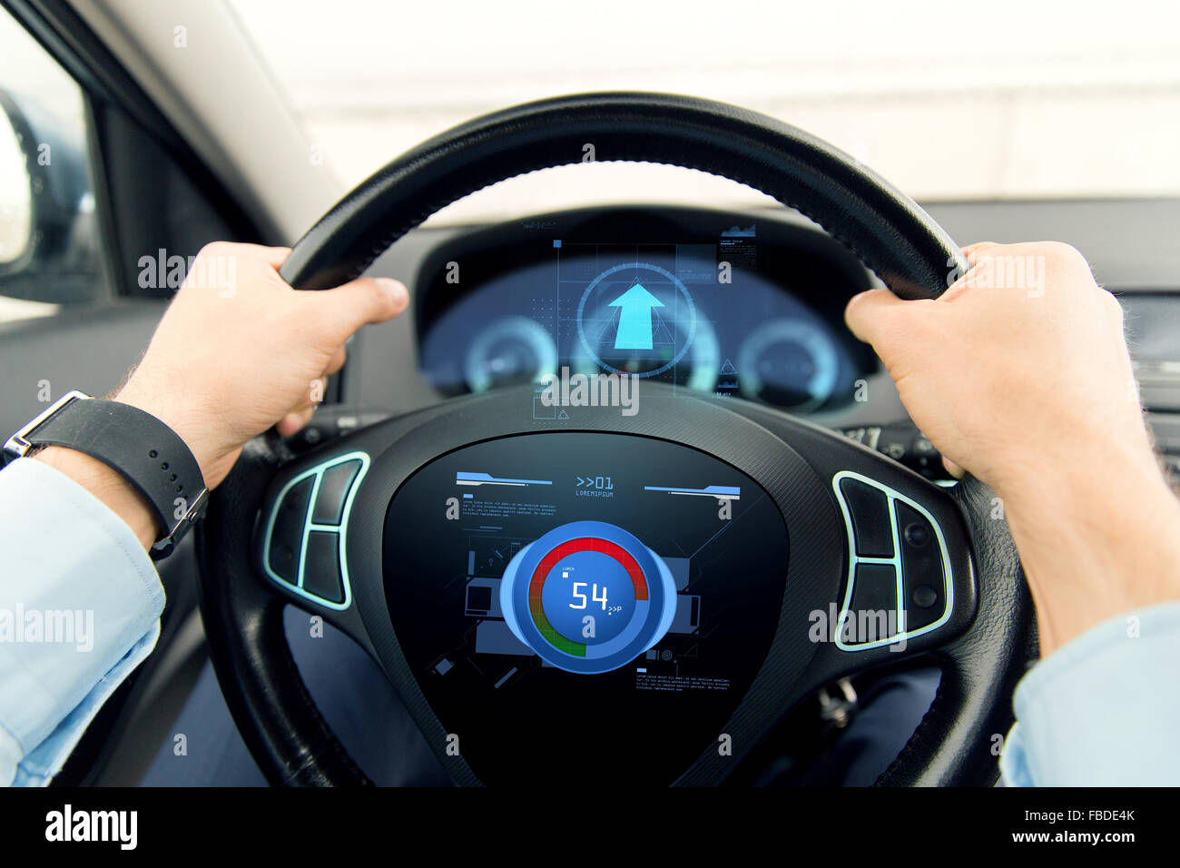 Close up of man driving car avec l'icône de niveau de volume Banque D'Images