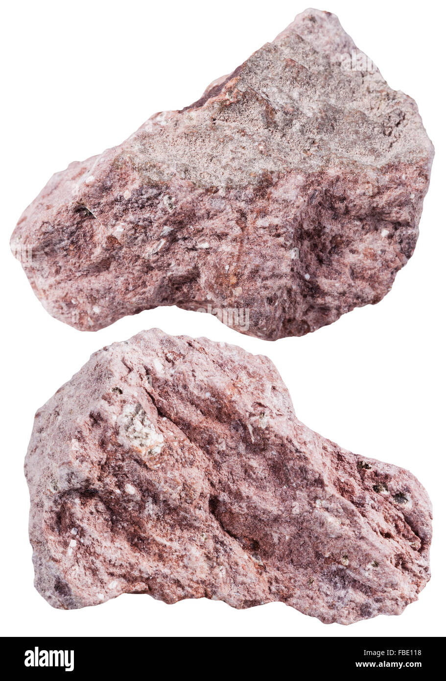 La prise de vue macro d'échantillon de roche naturelle - deux morceaux de Tuff Tuff (frêne) Pierre minéral isolé sur fond blanc Banque D'Images