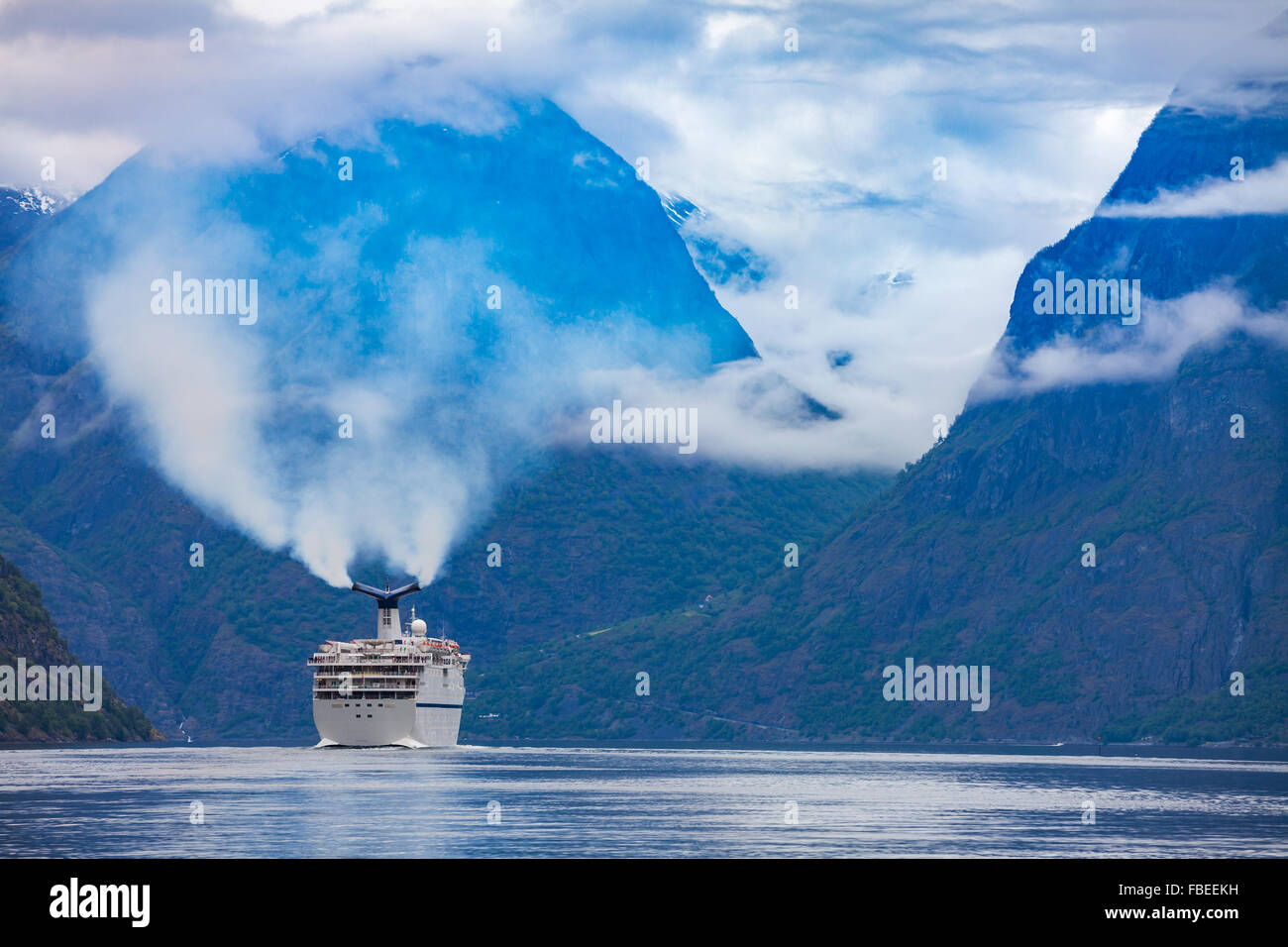 Bateau de croisière, croisière sur l'Hardanger fjorden, Norvège Banque D'Images