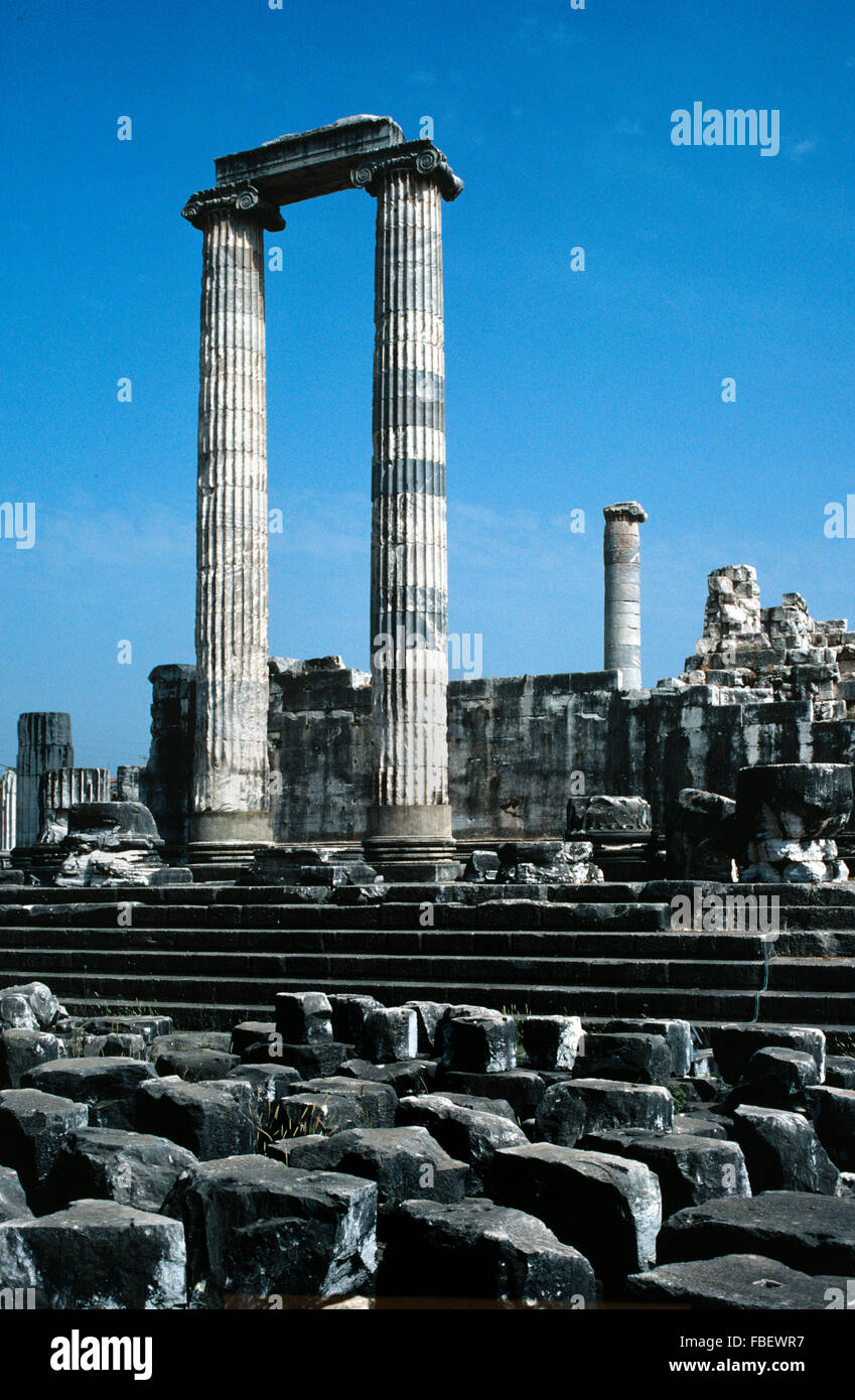 Temple d'Apollon (c4th BC) dans le sanctuaire de la Grèce antique de Didymes, près de Didim, Turquie Banque D'Images