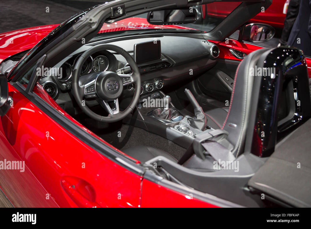 Detroit, Michigan - la Mazda MX-5 Miata sur l'affichage à la North American International Auto Show. Banque D'Images