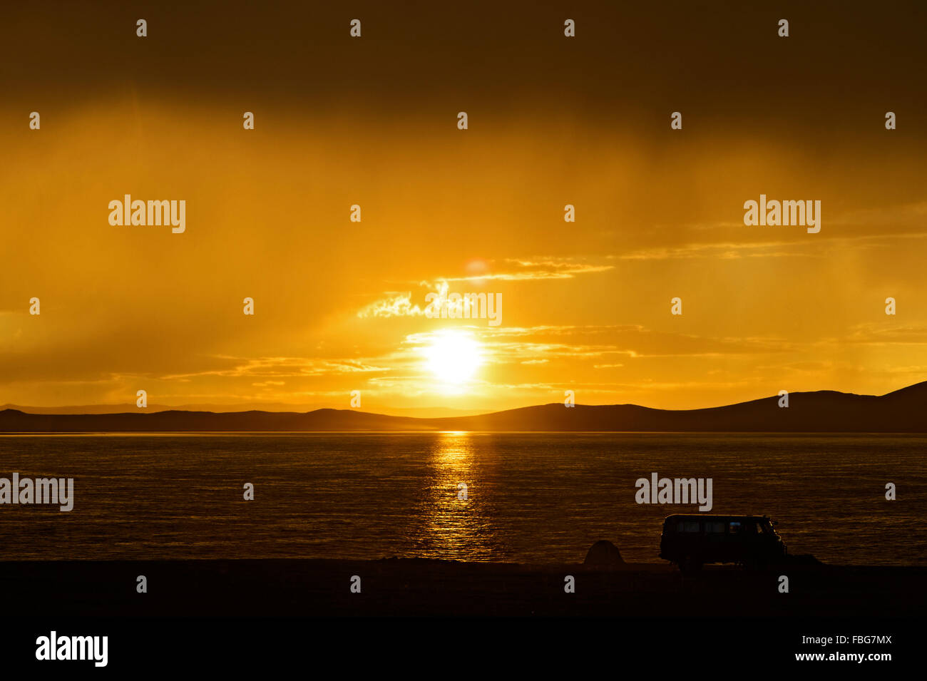 Coucher de soleil au camp de Ger, Khatan, Ögii, lac Ugii Arkhangai Aimag, Mongolie Banque D'Images