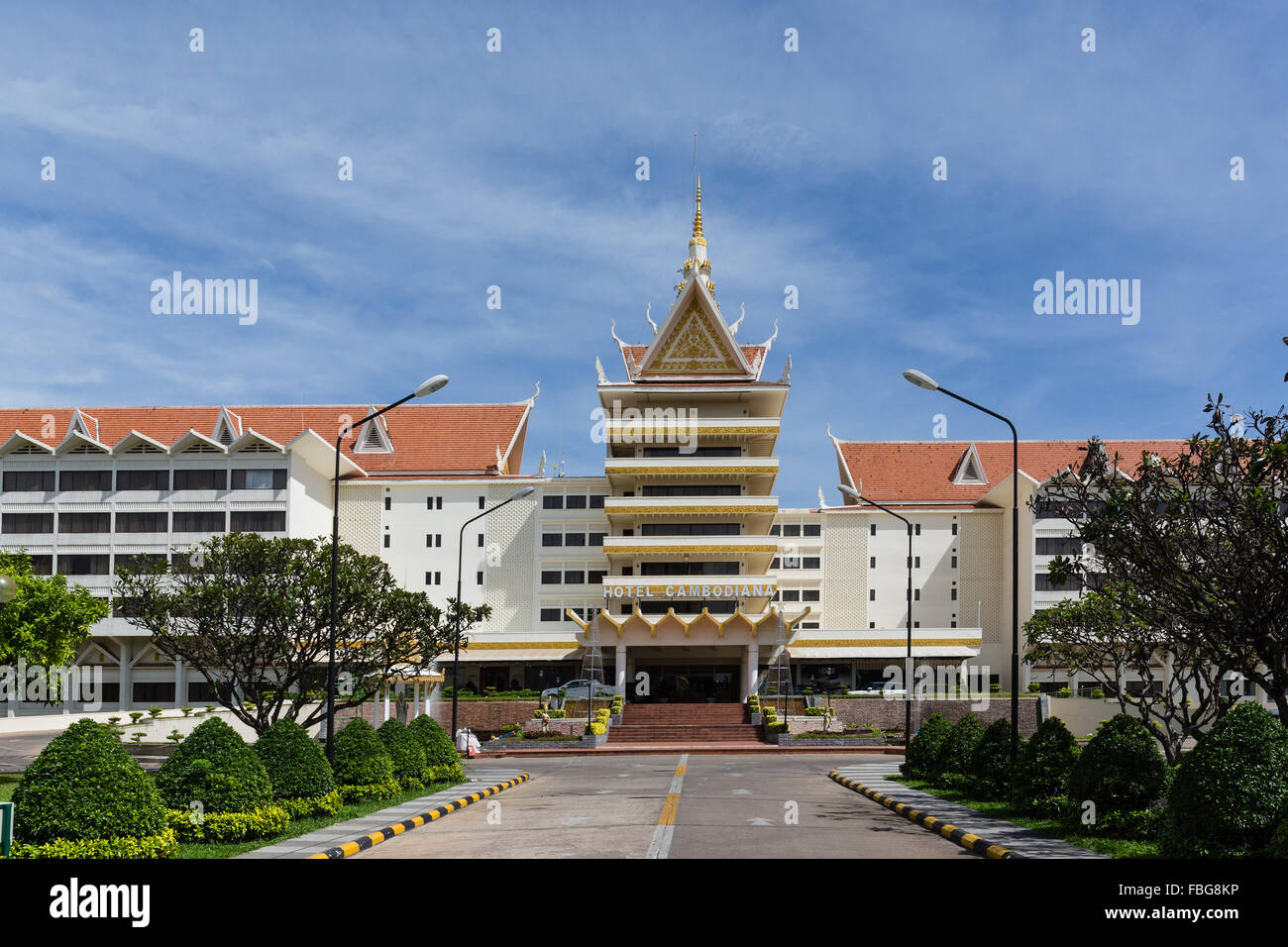 Hôtel Cambodiana, Preah Sisowath Quay, Phnom Penh, Cambodge Banque D'Images