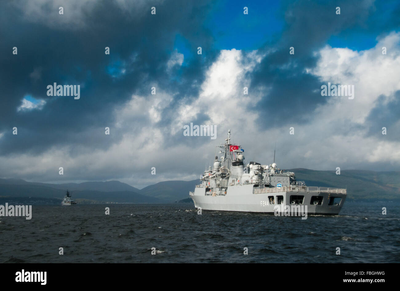 TCG Barbaros un navire de guerre moderne turque lors des exercices de l'OTAN au large de la côte ouest de l'Ecosse. Banque D'Images