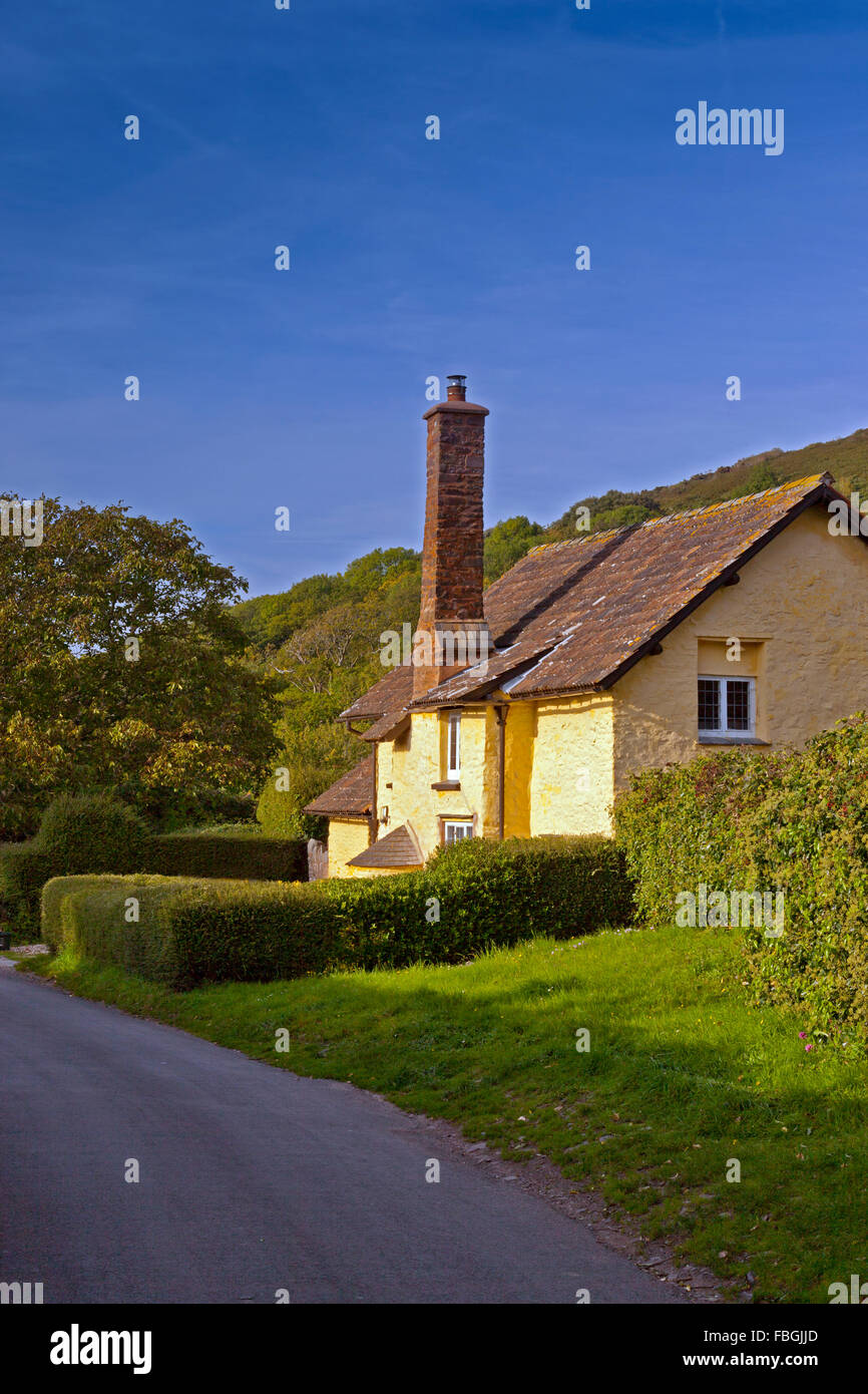 Chalet sur l'Holnicote Estate dans le village d'Bossington, Somerset, England, UK Banque D'Images
