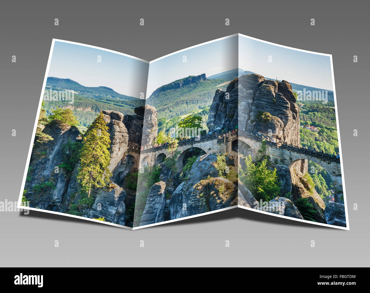 Rock formation Bastei (Bastion) et la montagne de la table Lilienstein, Lohmen, la Suisse saxonne près de Dresde, Saxe, Allemagne, Europe Banque D'Images