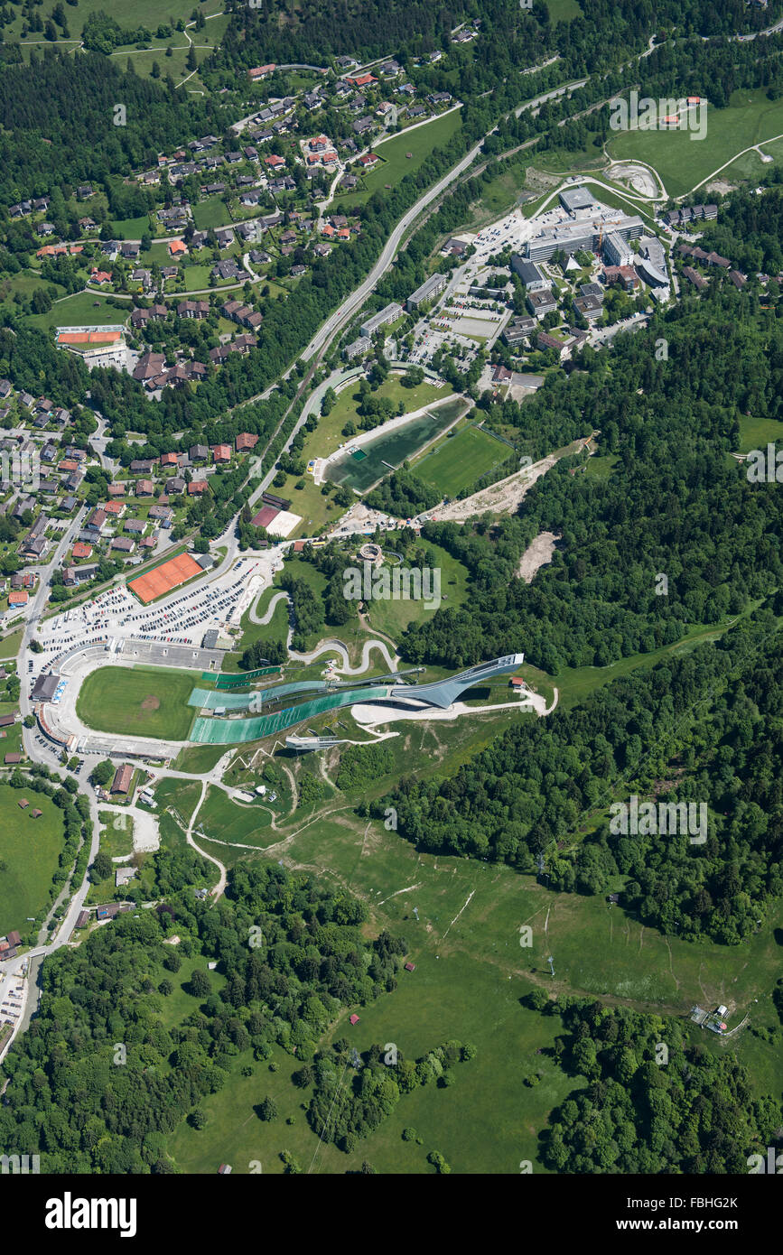 Partenkirchen district de Garmisch-Partenkirchen, saut à ski hill, Kainzenbad, hôpital, piste de luge d'été, photo aérienne, Partnach, Allemagne, Berlin, Alpes, Werdenfelser Land Banque D'Images