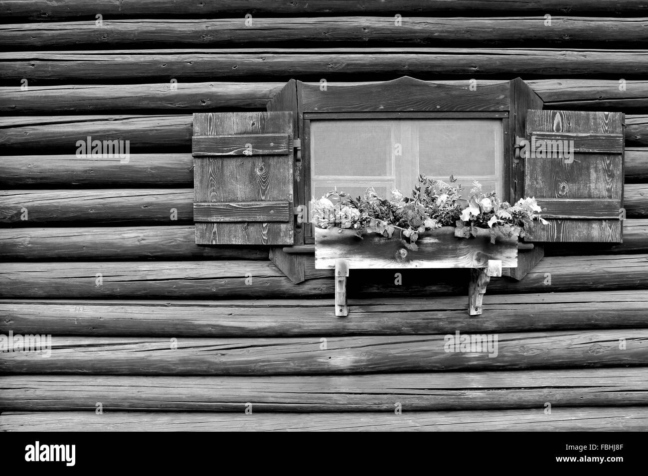 Cabane en bois, détail, fenêtre, décoration florale Banque D'Images