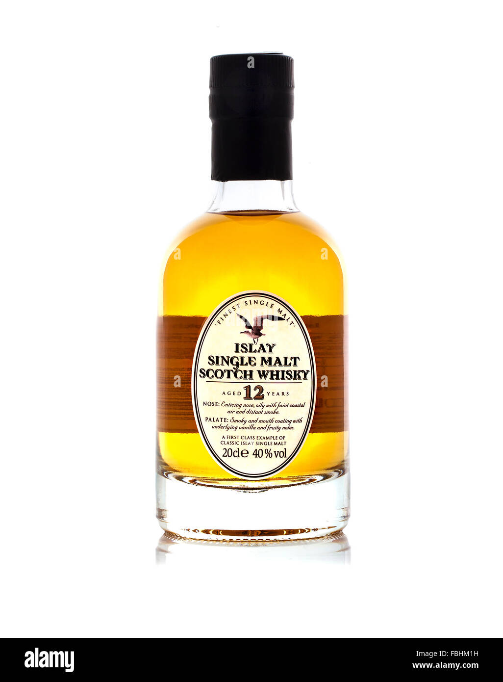Bouteille d'Islay 12 ans meilleur single malt scotch whisky sur un fond blanc Banque D'Images