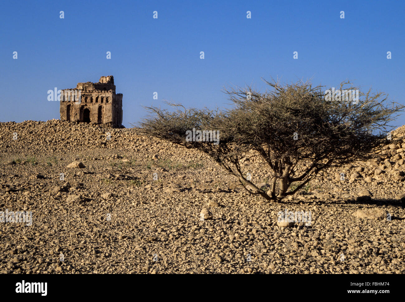 Qalhat, Oman. Du reste le mausolée de Bibi Maryam. Banque D'Images